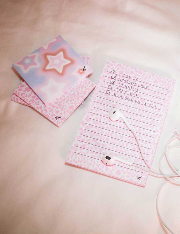 01-Dream-Star-Sticky-Notes-Lifestyle-PDP-images.jpg