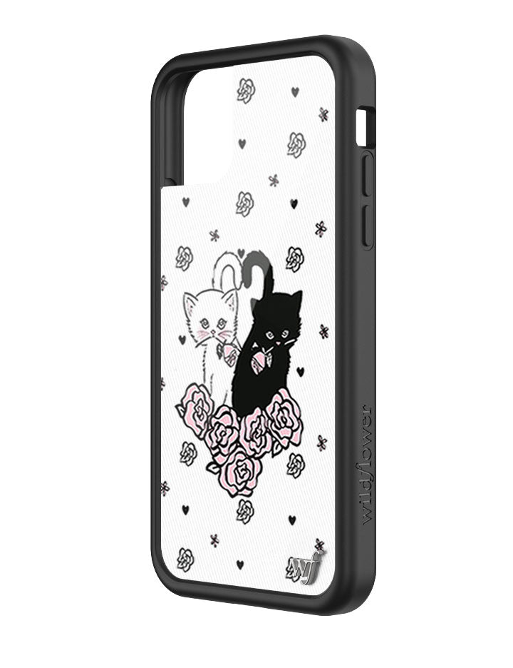 MGAR2011-Black-and-White-Kittens-iPhone-11-Case-02_5036db63-7ef1-4e67-985f-8bbf37a7d87d.jpg