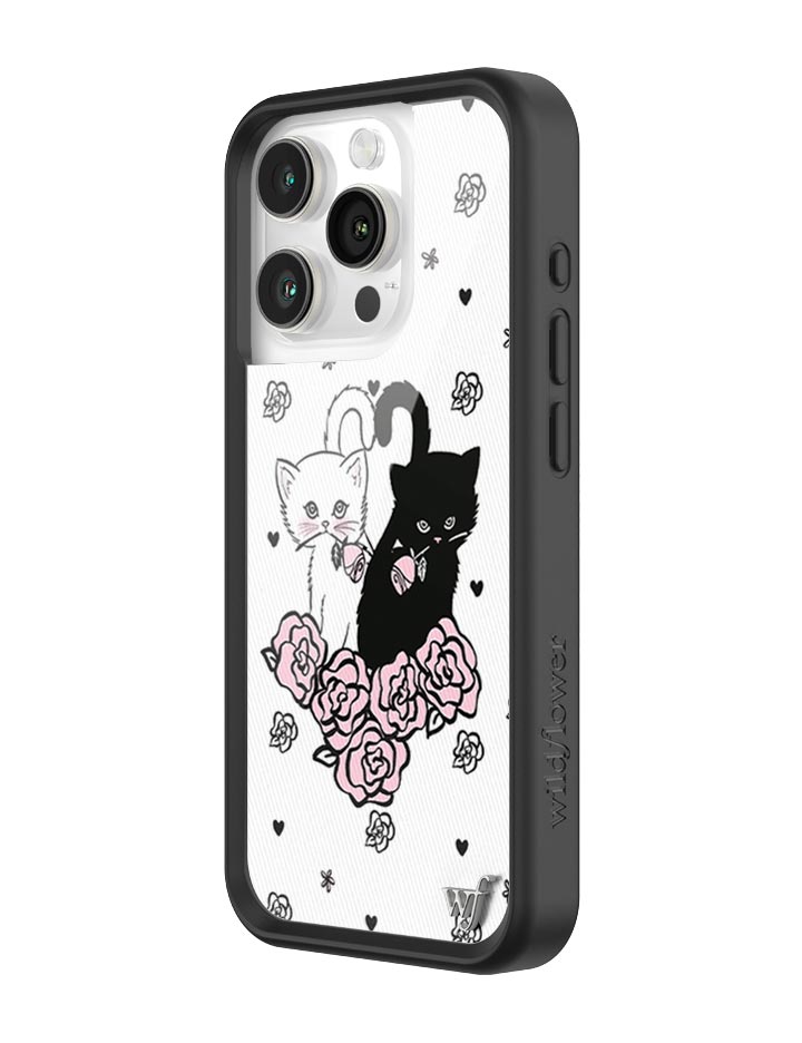 MGAR2015P-Black-and-White-Kittens-iPhone-15-Pro-Case-02_ac28c9ac-2d1f-48f8-b366-f522c9f8de24.jpg